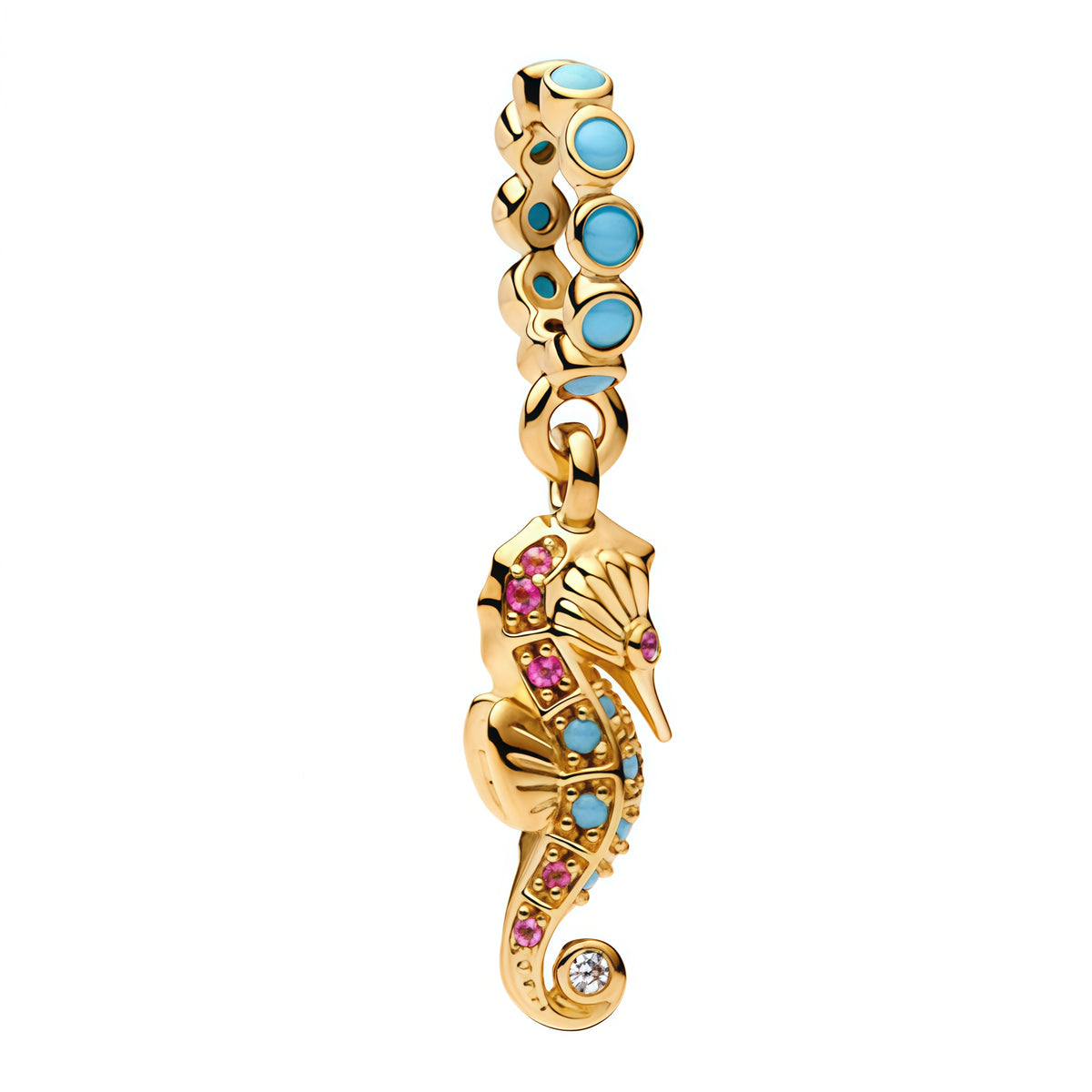 Apporte une touche marine et élégante à ton bracelet avec ce charm pendentif hippocampe doré. Son design raffiné, ses détails colorés en émail et sa silhouette délicate en font un bijou original et plein de charme. Un pendentif poétique et lumineux, idéal pour évoquer l’univers marin, la fantaisie et la délicatesse.

Caractéristiques :

- Matière : Argent 925 avec détails en émail coloré.
- Design : Hippocampe en version pendentif, avec finitions soignées.
- Dimensions : Taille délicate et confortable à por