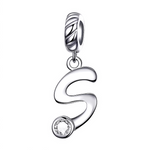 Apportez une touche élégante et personnelle à votre bracelet avec ce charm pendentif en argent 925 représentant la lettre "S". Son design raffiné est sublimé par un strass blanc scintillant qui reflète délicatement la lumière, offrant un bijou simple, charmant et plein de signification. Idéal à porter au quotidien ou à offrir en cadeau pour un style sophistiqué et unique.
