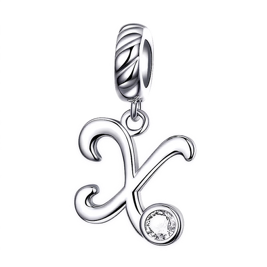 Ajoutez une touche unique et élégante à votre bracelet avec ce charm pendentif en argent 925 représentant la lettre "X". Son design raffiné est orné d’un strass blanc scintillant qui reflète subtilement la lumière, offrant un bijou simple, charmant et plein de signification. Idéal à porter au quotidien ou à offrir en cadeau pour un style sophistiqué et personnalisé.