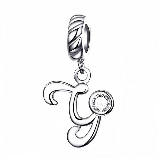 Personnalisez votre bracelet avec ce charm pendentif en argent 925 représentant la lettre "Y". Son design élégant est sublimé par un strass blanc scintillant qui capte délicatement la lumière, offrant un bijou simple, raffiné et plein de charme. Idéal à porter au quotidien ou à offrir en cadeau pour un style sophistiqué et significatif.