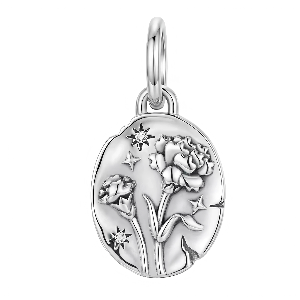 Ce charm poétique raffiné adopte un médaillon ovale argenté finement sculpté de deux œillets en relief, entourés de petites étoiles étincelantes dont certaines serties de cristaux blancs. Les détails ciselés et surface satinée diffusent élégance intemporelle du pendentif (S925). Symbole de douceur florale et vœux lumineux, il pare les bracelets d'une grâce discrète et&nbsp;romantique.

Caractéristiques

Matière : Argent 925 avec cristaux blancs ponctuels.
Design : Médaillon ovale œillets en relief, étoiles 