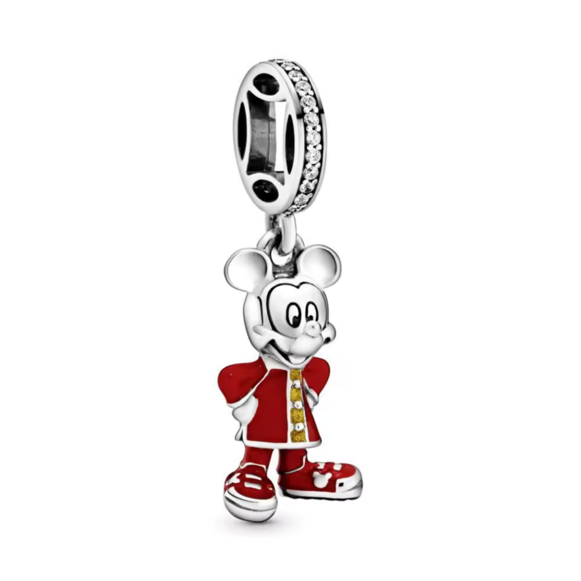 Célébrez le Nouvel An Chinois avec le Charm Mickey Nouvel An Chinois, un bijou festif et symbolique en argent 925. Orné d'un émail rouge et doré éclatant, ce charm met en scène Mickey dans un design traditionnel et joyeux, parfait pour honorer la culture et la chance associées à cette célébration.

Idéal pour marquer un moment spécial ou pour apporter une touche culturelle et festive à votre bracelet, ce charm est compatible avec les bracelets Pandora et similaires, et constitue un cadeau mémorable.
