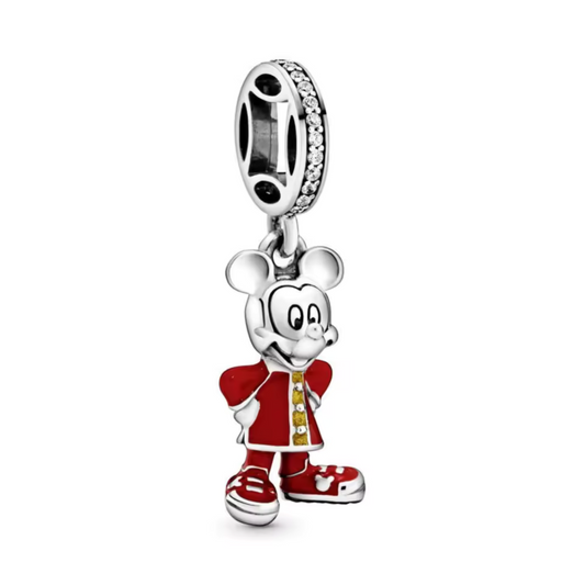 Célébrez le Nouvel An Chinois avec le Charm Mickey Nouvel An Chinois, un bijou festif et symbolique en argent 925. Orné d'un émail rouge et doré éclatant, ce charm met en scène Mickey dans un design traditionnel et joyeux, parfait pour honorer la culture et la chance associées à cette célébration.

Idéal pour marquer un moment spécial ou pour apporter une touche culturelle et festive à votre bracelet, ce charm est compatible avec les bracelets Pandora et similaires, et constitue un cadeau mémorable.