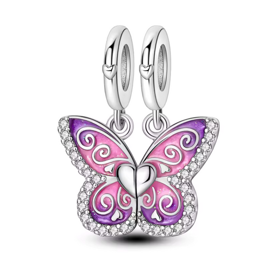 Ajoutez une touche poétique et symbolique à votre bracelet avec le charm Papillon à Partager, finement façonné en argent 925. Conçu pour être partagé entre deux personnes, ce bijou unique se divise en deux ailes de papillon, symbolisant la connexion, la liberté et l’amour partagé.

Offrez-en une moitié à une personne chère pour exprimer un lien spécial ou conservez les deux parties pour célébrer votre propre force et liberté. Compatible avec les bracelets Pandora et similaires, ce charm est un cadeau idéal 