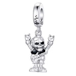 Affiche ton côté rebelle avec ce charm en argent sterling 925 représentant un squelette au style rock, prêt à enflammer la scène. Son design audacieux et détaillé capture l’énergie brute de la musique et l’esprit underground, apportant une touche edgy et originale à ton bracelet. Un bijou de caractère qui ne passe pas inaperçu.

Caractéristiques :

- Matière : Argent 925.
- Design : Squelette rock détaillé avec finitions brillantes et attitude affirmée.
- Dimensions : Taille standard charm (~1,7 cm hauteur 