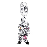 Apporte une touche héroïque et galactique à ton bracelet avec ce charm pendentif Star-Lord. Inspiré de l’univers Marvel et des Gardiens de la Galaxie, ce bijou en argent 925 met en valeur Star-Lord avec son casque emblématique, sa veste et ses détails colorés pour un rendu dynamique et fidèle au personnage. Un charm original et puissant, parfait pour les fans de Marvel et des pièces pleines de caractère.

Caractéristiques :

- Matière : Argent 925 avec détails en résine façon émail.
- Design : Star-Lord ave