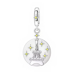 Ce charm pendant en argent 925 représente un médaillon rond orné d’une Tour Eiffel stylisée au centre, comme dessinée en léger relief. Tout autour, de petites touches d’émail jaune figurent des lumières scintillantes, rappelant les illuminations de Paris la nuit, tandis que la bélière lisse est décorée d’un motif lumineux assorti.

Caractéristiques :
Matière : Argent 925 avec émail jaune.
Design : Médaillon rond avec Tour Eiffel en relief et points lumineux dispersés, bélière lisse assortie.
Coloris : Argen