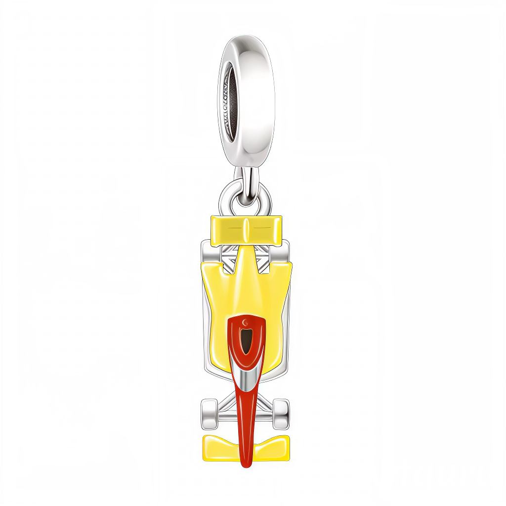 Affichez votre passion pour la course avec ce charm pendentif en argent 925 représentant une voiture de Formule 1 aux couleurs vives : jaune éclatant et rouge flamboyant. Ce bijou miniature, finement détaillé, incarne l’énergie, la compétition et la précision du monde de la F1. Parfait pour les amateurs de vitesse et les fans de sport mécanique, ce charm ajoute une touche de puissance et de mouvement à votre collection.