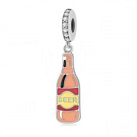 Plongez dans l’univers décadent de Rick et Morty avec ce charm pendentif en argent 925 représentant l’élément emblématique de toute aventure signée Rick : la bière interdimensionnelle. Symbole de son génie anarchique et de ses excès assumés, cette chope stylisée capture l’essence même du savant fou, sans le montrer. Subtil, décalé, et irrésistiblement geek.