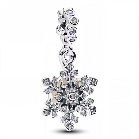 Apportez une touche hivernale et élégante à votre collection avec ce charm pendentif en Argent 925 représentant un délicat flocon de neige. Un bijou raffiné qui capture toute la beauté de l’hiver.

Caractéristiques
– Matière : Argent 925
– Design : Flocon de neige finement travaillé
– Coloris : Argenté brillant
– Style : Hivernal, élégant et intemporel