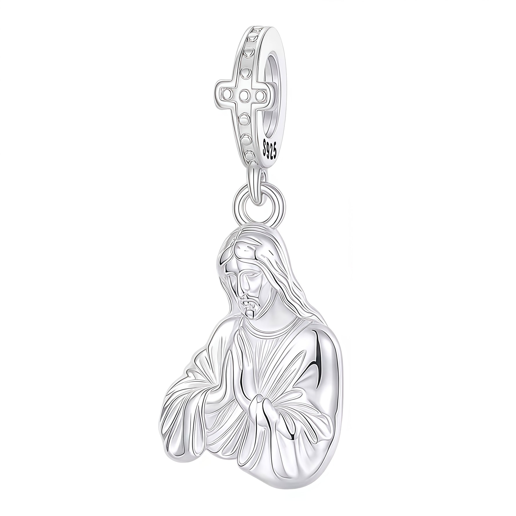 Charm pendentif représentant Jésus-Christ en prière, avec les mains jointes et une expression recueillie. Un design finement travaillé qui évoque la foi, la paix, la dévotion et la protection.

Caractéristiques :

- Matière : Argent 925.
- Design : Jésus en position de prière, vêtu d’une longue robe.
- Détail : Charm avec bélière en forme de croix.
- Style : Religieux, élégant et intemporel.
- Symbolique : Foi, prière, paix, espoir et protection.
- Compatibilité : Charm pendentif pour bracelet ou collier.
