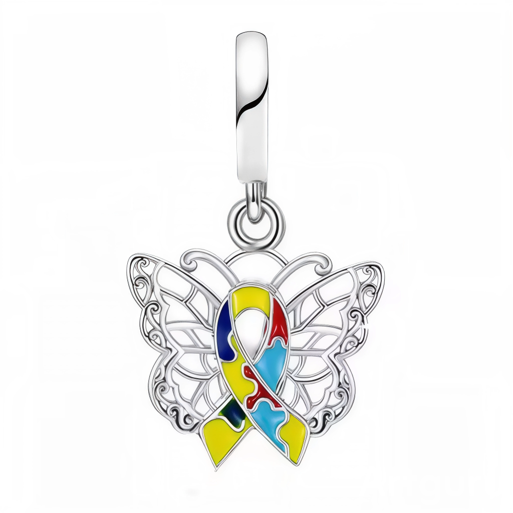 Ce pendentif associe un papillon ajouré, symbole de transformation et de résilience, à un ruban rose emblématique d’Octobre Rose, la campagne mondiale de sensibilisation au dépistage du cancer du sein. Porté en octobre et toute l’année, il affiche soutien, prévention et espoir, au cœur d’un mouvement qui mobilise en France depuis 1994 autour d’actions d’information, de dépistage et de collecte de fonds. Les finitions argentées et l’émail rose apportent une touche lumineuse et engagée, idéale pour un bracele