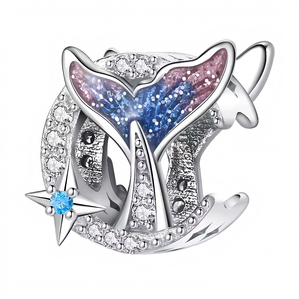 Ce charm pendentif en argent 925 (S925) capture queue de baleine puissante aux nageoires écartées émergée d’ondes stylisées. Il symbolise force majestueuse, mystère abyssal et sagesse marine.

Caractéristiques

Matière : Argent 925 (S925) poli avec texture peau baleine ciselée, détails fins.
Design : Nageoires larges triangulaires, base queue courbe puissante, souvent avec chaîne rollo italienne.
Compatibilité : Compatible avec les bracelets à charms standards (type Pandora, etc.) et la plupart des chaînes 