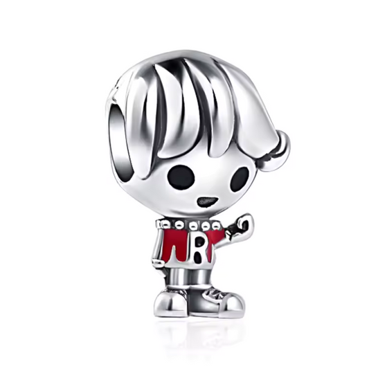 Ajoutez une touche de courage et d'amitié à votre collection avec ce charm représentant Ron Weasley, le fidèle ami de Harry Potter dans la saga Harry Potter. Fabriqué en argent sterling 925, ce charm de haute qualité est compatible avec tous les bracelets Pandora, garantissant une intégration parfaite à votre bijou préféré. Parfait pour les fans de Harry Potter, ce charm capture l'esprit loyal et dévoué de Ron avec des détails minutieusement travaillés, ajoutant une note de charme et de camaraderie à votre 