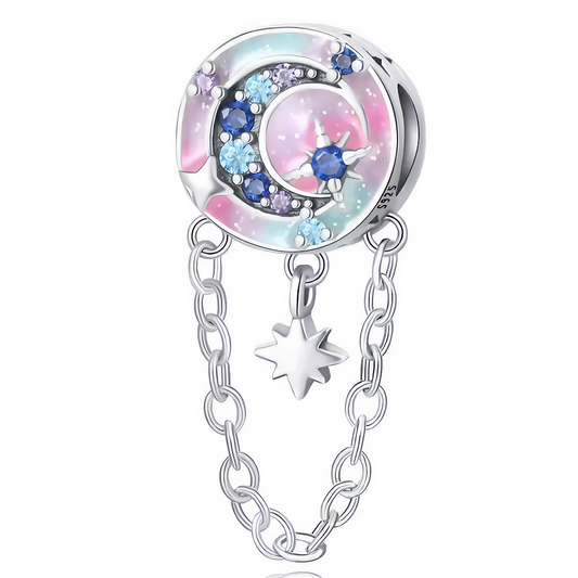 Un charm en Argent 925 de forme ronde, orné d’une lune délicate avec une petite chaîne suspendue pour un effet poétique et élégant.

Caractéristiques
– Matière : Argent 925
– Design : Lune avec chaîne suspendue
– Style : Féérique, raffiné et tendance