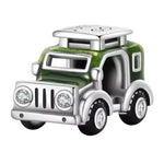 Partez à l’aventure avec ce charm représentant une voiture tout-terrain, symbole de liberté, d’exploration et de découvertes. Parfait pour les âmes voyageuses, ce bijou évoque les escapades en pleine nature et les souvenirs d’expéditions inoubliables.