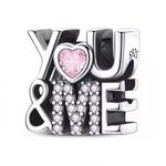 Ce charm en argent 925 met en scène le message « YOU and ME » dans un design typographique moderne, avec un cœur rose au centre pour symboliser un lien unique. C’est un bijou idéal pour célébrer une histoire d’amour, un couple ou une relation fusionnelle.

Caractéristiques :

-Matière : Argent 925/1000 massif, finition brillante, orné d’un cristal synthétique rose en forme de cœur et de pavages de cristaux transparents sur les lettres « ME ».
-Design : Charm bloc tridimensionnel, où les mots « YOU » et « ME
