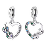 Ce lot exprime le lien unique entre deux amis proches. Chaque pendentif adopte la forme d’un cœur creux bordé de cristaux multicolores (bleus, violets, verts et blancs) et s’illustre avec un signe infini entrelacé, symbole d’éternité. Les gravures « True Friends » soulignent le message. Idéal à offrir ou à partager, chaque ami conserve un charm pour renforcer leur complicité, sur bracelet ou collier.

