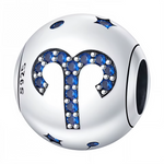 Exprimez votre énergie et votre dynamisme avec ce charm rond en Argent 925, représentant le signe astrologique Bélier orné de strass bleus éclatants. Un bijou vibrant qui symbolise courage et enthousiasme, rehaussé d’une touche de couleur lumineuse.

Caractéristiques
– Matière : Argent 925 (S925).
– Design : Charm rond avec signe du Bélier et strass bleus.
– Coloris : Argenté brillant avec éclat bleu.
– Style : Astrologique, élégant et coloré.