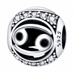 Illuminez votre collection avec ce charm rond en Argent 925, représentant le signe astrologique Cancer orné de strass scintillants. Un bijou délicat qui incarne douceur et sensibilité.

Caractéristiques
– Matière : Argent 925 (S925).
– Design : Charm rond avec signe du Cancer et strass.
– Coloris : Argenté brillant avec éclat cristallin.
– Style : Astrologique, élégant et raffiné.