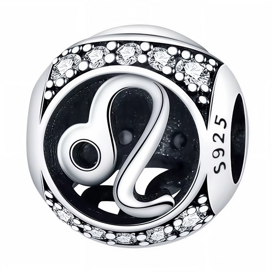 Affichez votre force et votre charisme avec ce charm rond en Argent 925, orné du signe astrologique Lion et de strass scintillants. Un bijou éclatant qui symbolise courage et leadership.

Caractéristiques
– Matière : Argent 925 (S925).
– Design : Charm rond avec signe du Lion et strass.
– Coloris : Argenté brillant avec éclat cristallin.
– Style : Astrologique, élégant et puissant.