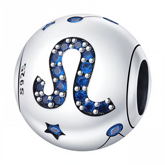 Exprimez votre confiance et votre charisme avec ce charm rond en Argent 925, représentant le signe astrologique Lion orné de strass bleus éclatants. Un bijou élégant qui symbolise force et leadership, rehaussé d’une touche de couleur lumineuse.

Caractéristiques
– Matière : Argent 925 (S925).
– Design : Charm rond avec signe du Lion et strass bleus.
– Coloris : Argenté brillant avec éclat bleu.
– Style : Astrologique, élégant et coloré.