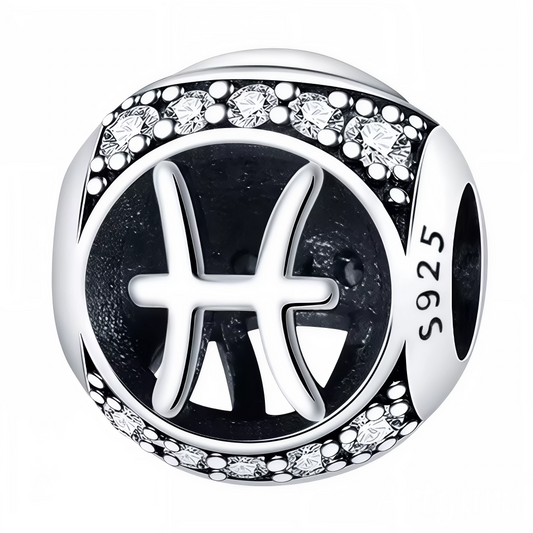 Apportez une note raffinée et symbolique à votre bracelet avec ce charm rond en Argent 925, orné du signe astrologique Poisson. Les strass scintillants ajoutent une touche lumineuse, parfaite pour sublimer ce symbole doux et intuitif.

Caractéristiques
– Matière : Argent 925 (S925).
– Design : Charm rond avec signe du Poisson et strass.
– Coloris : Argenté brillant avec éclat cristallin.
– Style : Astrologique, élégant et intemporel.