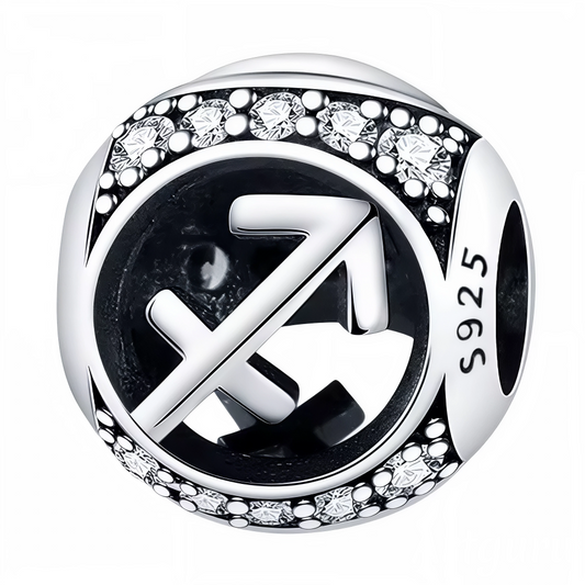 Exprimez votre esprit libre et votre optimisme avec ce charm rond en Argent 925, orné du signe astrologique Sagittaire et de strass scintillants. Un bijou qui incarne aventure et enthousiasme.

Caractéristiques
– Matière : Argent 925 (S925).
– Design : Charm rond avec signe du Sagittaire et strass.
– Coloris : Argenté brillant avec éclat cristallin.
– Style : Astrologique, élégant et inspirant.