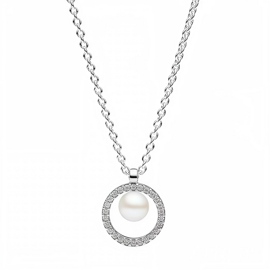 Incarnez la beauté intemporelle avec ce collier élégant alliant la pureté d’une perle de culture d’eau douce traitée à l’éclat scintillant d’un pavé d’oxydes de zirconium cubiques. Monté sur une chaîne réglable de 45 cm en argent 925/1000e, son pendentif glisse avec grâce, illustrant le savoir-faire raffiné et délicat de Pandora. Un bijou parfait pour sublimer toutes vos tenues, du quotidien aux occasions spéciales.