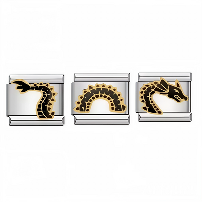Ce lot de 3 charms italiens en acier inoxydable allie élégance et mystère en représentant chacun un dragon des mers aux détails finement travaillés. Parfaits pour évoquer la puissance et la beauté des créatures marines légendaires, ces charms ajoutent une touche unique et sophistiquée à votre bracelet. Faciles à fixer, ils s’adaptent parfaitement à nos bracelets composés de 17 maillons extensibles et réglables, convenant à toutes les tailles de poignet. Compatibles avec tous nos charms italiens, ces bijoux 