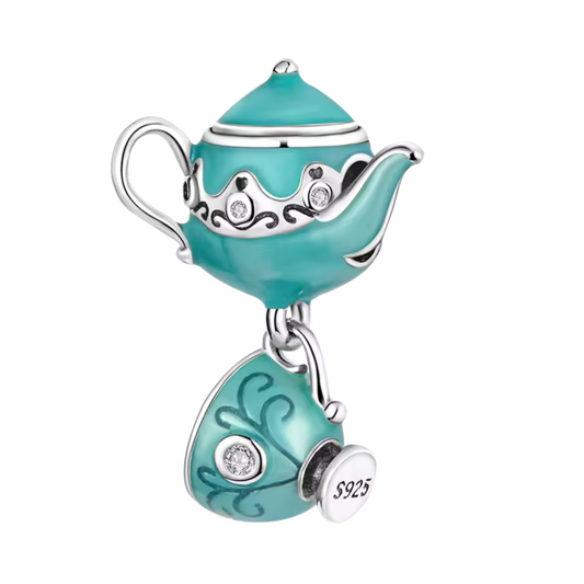 Teepausen-Charme – Blaue Teekanne und Tasse