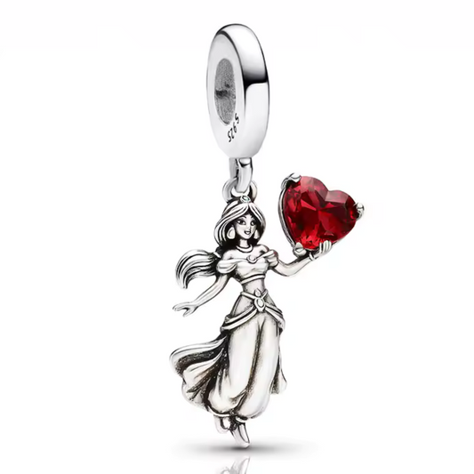 Jasmine Red Heart Charm – Stärke und Leidenschaft