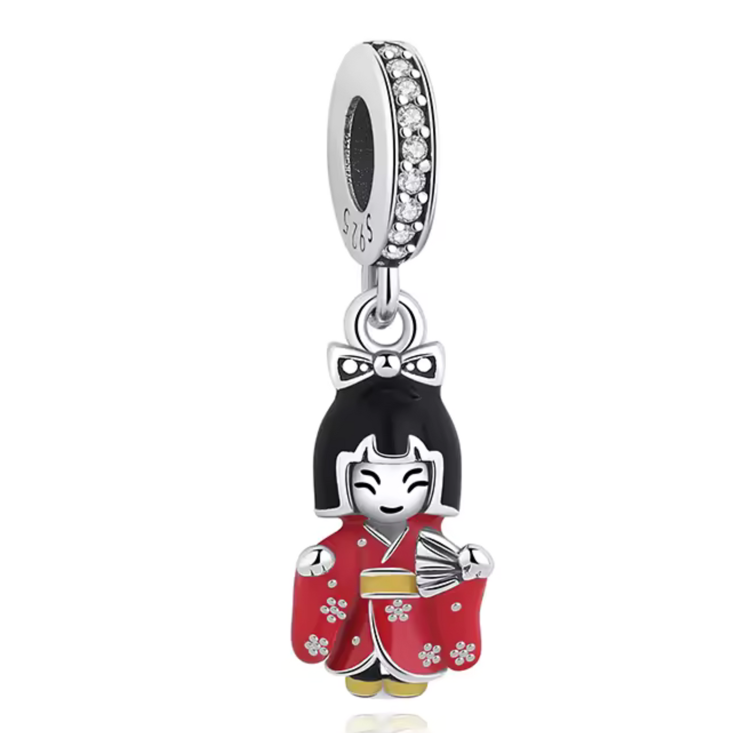 Charm Kokeshi Rouge – Symbole d’Élégance et de Grâce