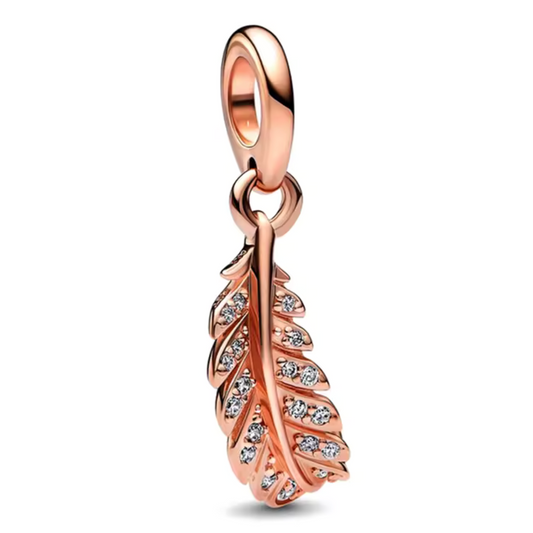 Roségoldener Feder-Charm – Eleganz und Leichtigkeit
