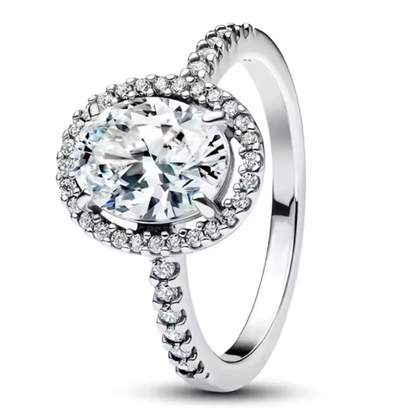 Elegant Ring with Central Brilliant – Timeless Refinement