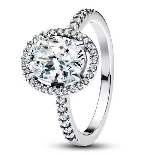 Eleganter Ring mit zentralem Brillant – Zeitlose Raffinesse